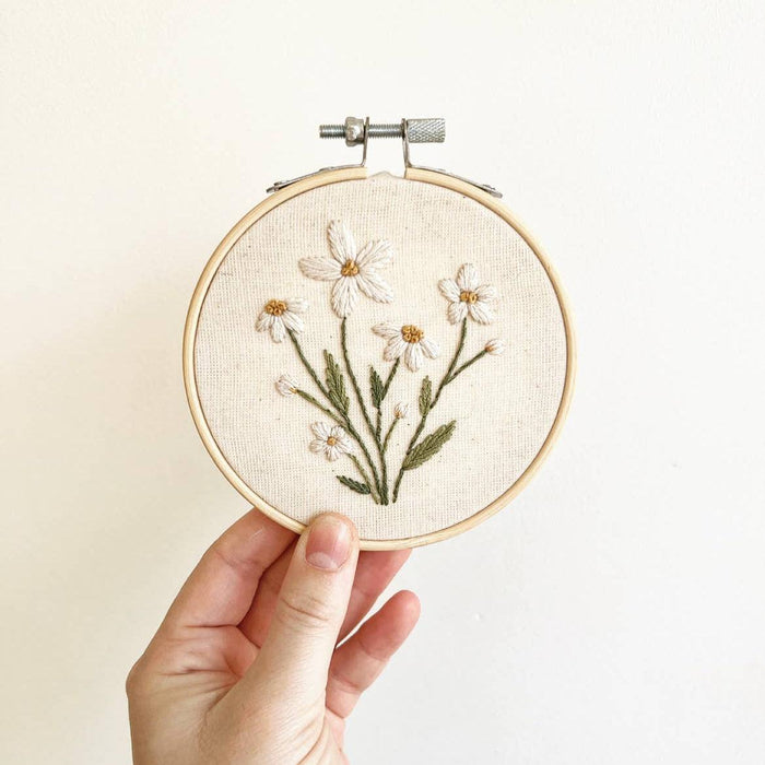 Mindful Mantra Wild Daisy Embroidery Kit